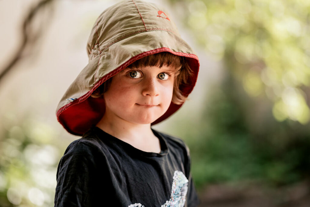 Portraitfoto eines Kindes in der Kindergartenfotografie
